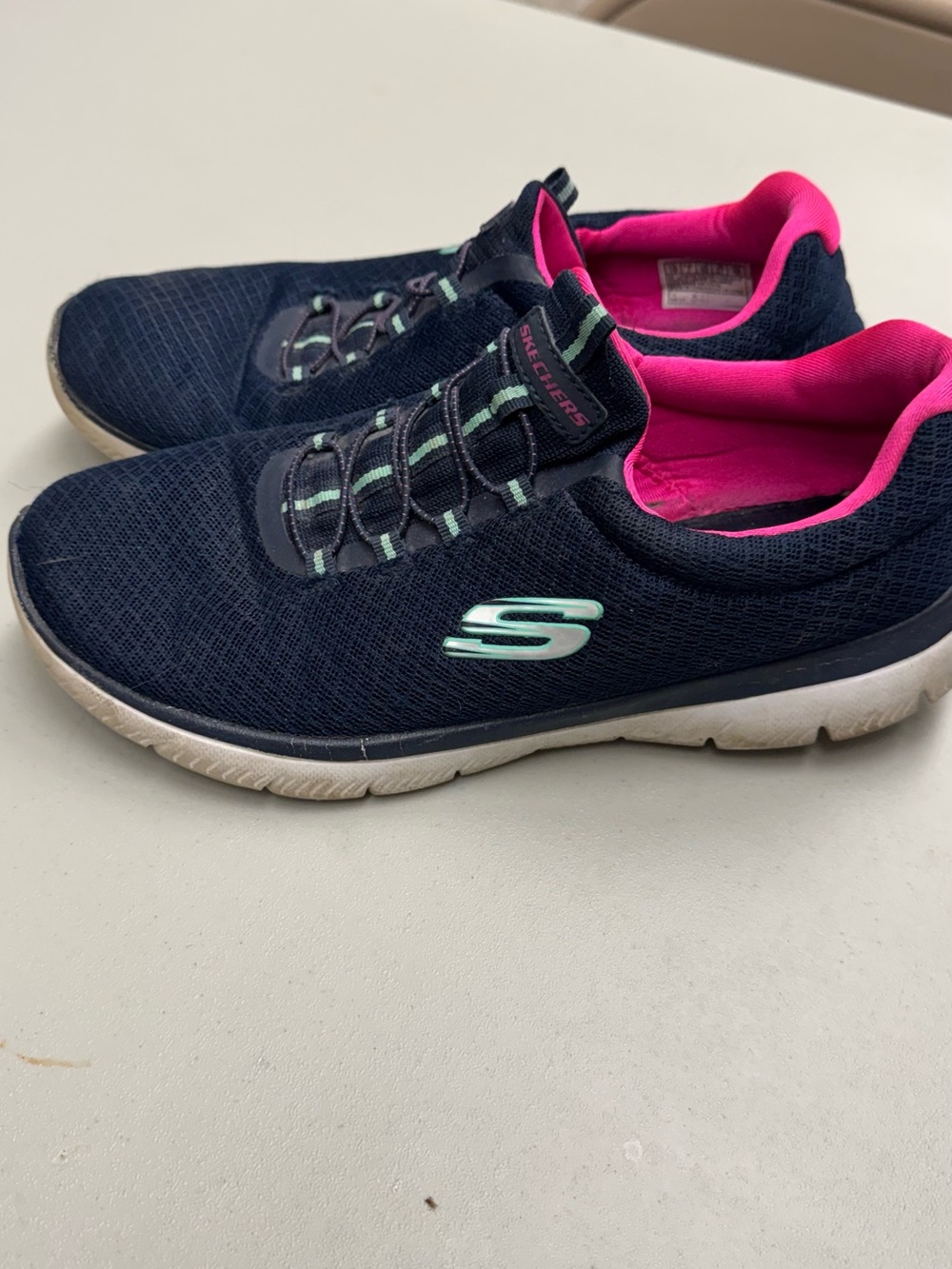 Skechers navy blue and pink walking athletic gym shoes sneakers trainers Size 10
